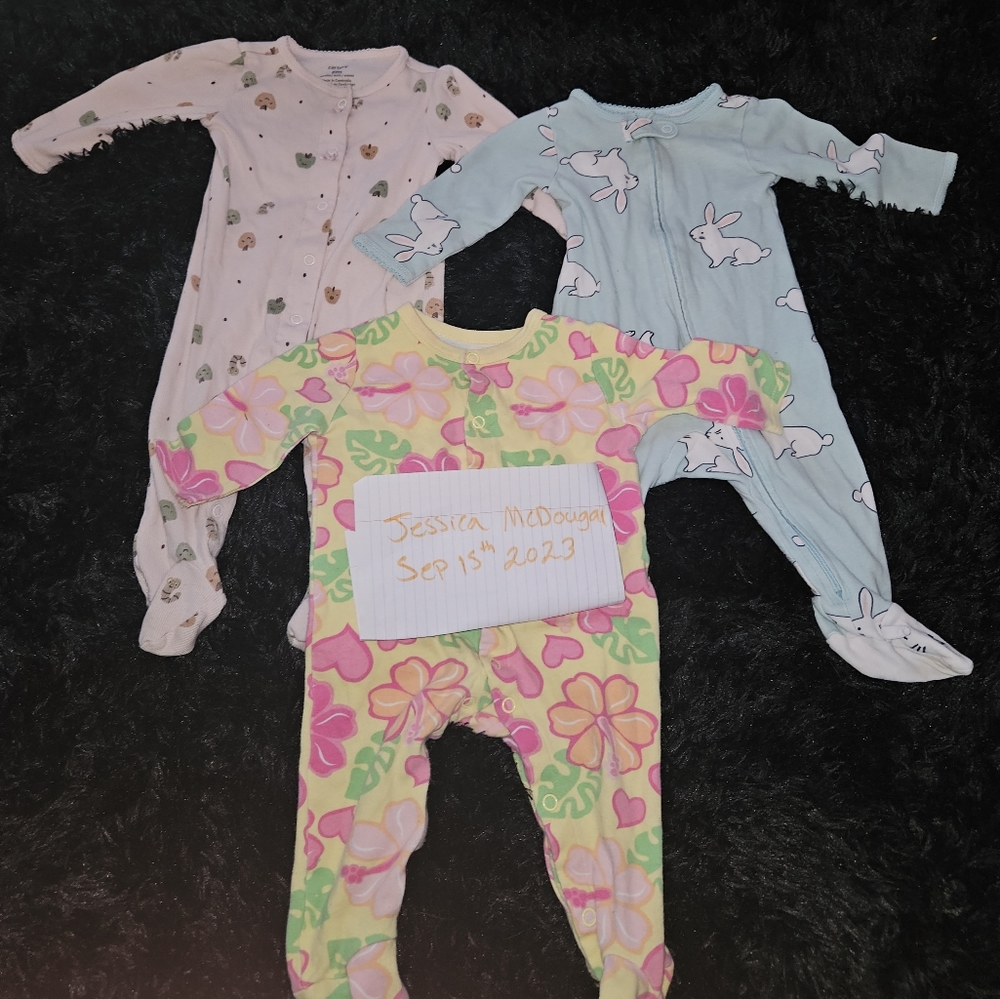 Baby girl sleepers sizes 6 to 9months
